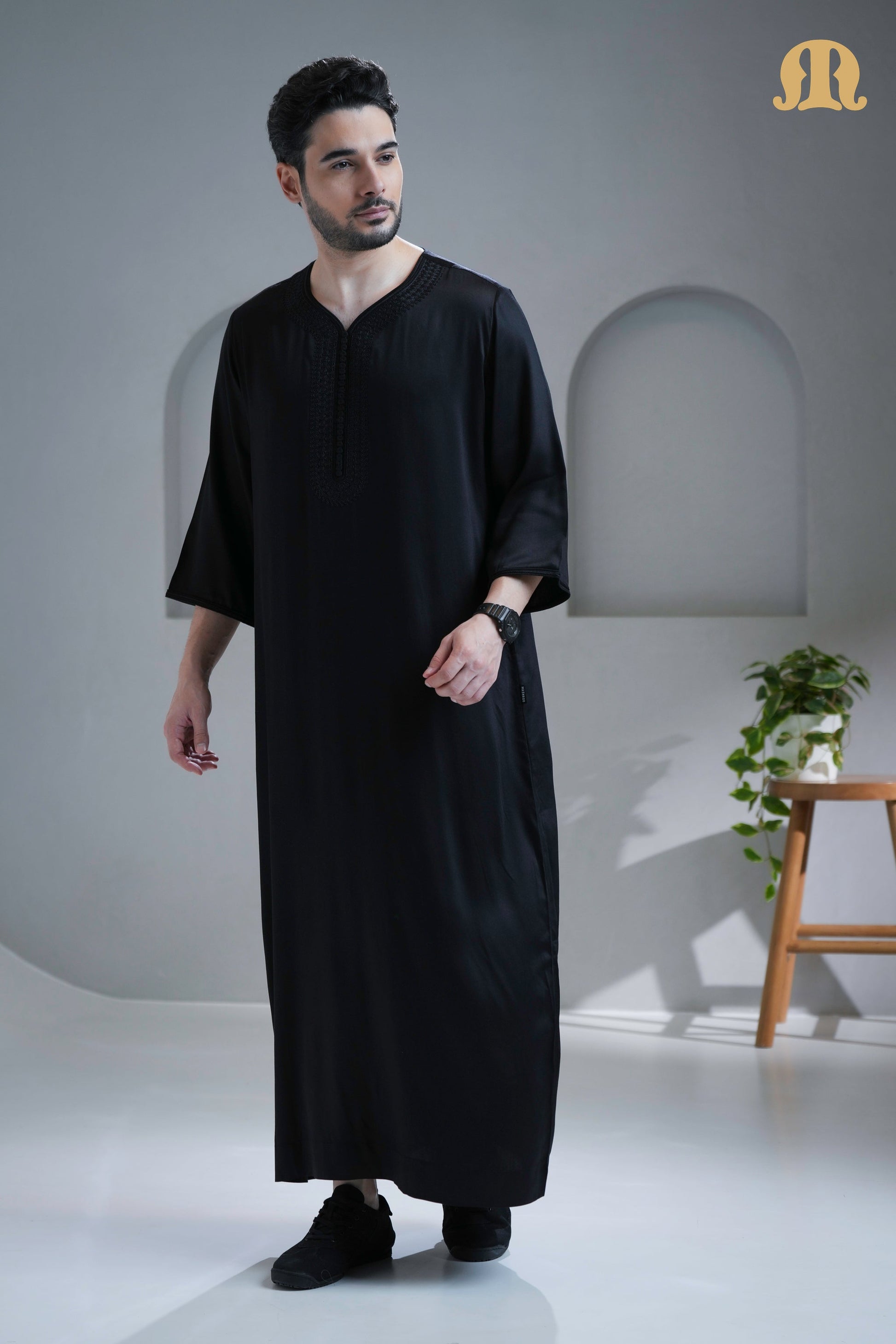 Close-up of the luxurious viscose fabric on the Mashroo Tiznit Thobe.