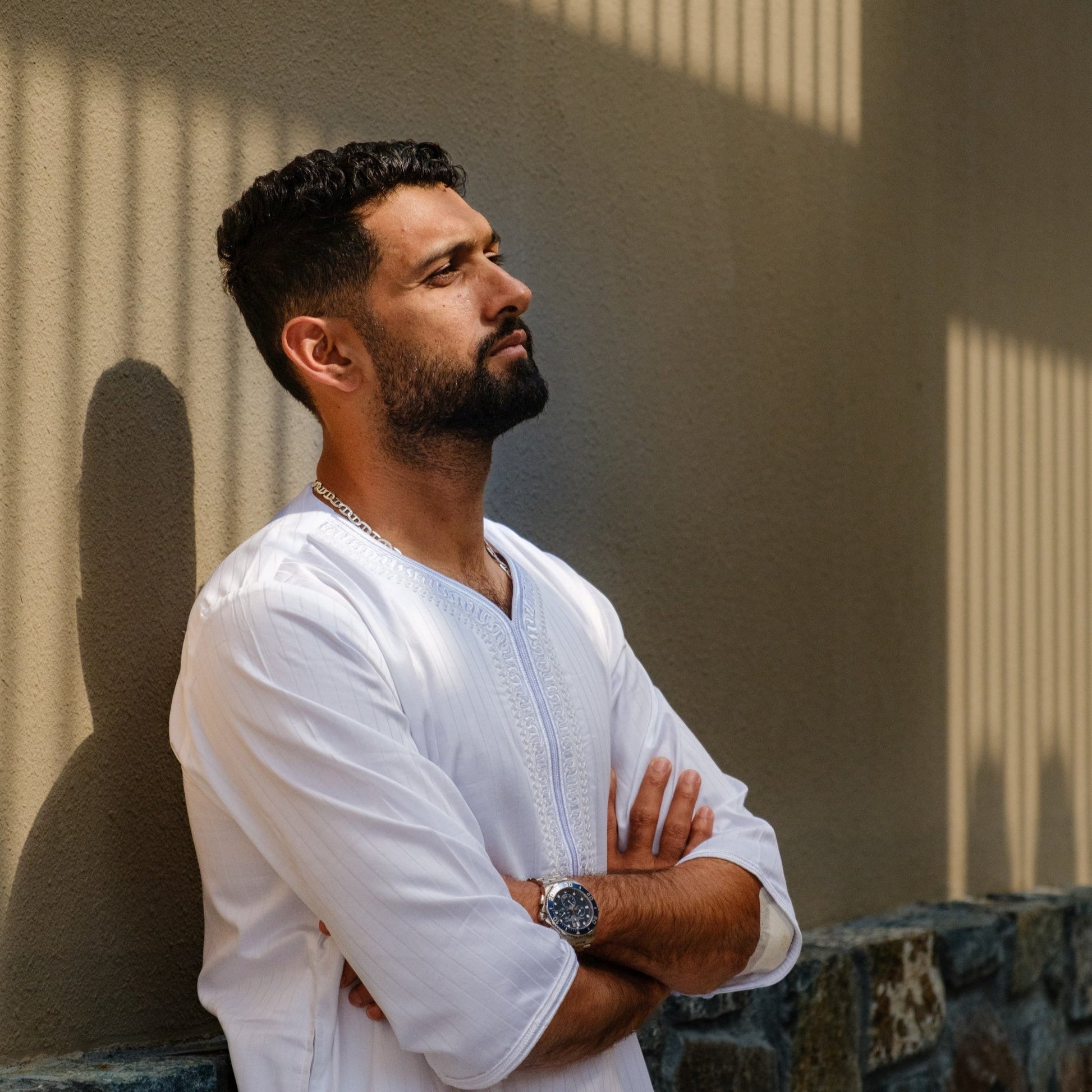 Back view of the 3/4 sleeve Khatibi Moroccan Thobe by Mashroo.